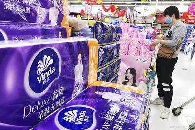 曾不懂英文敢和老外談生意,買的原料比成品還貴,現(xiàn)卻年賺137億